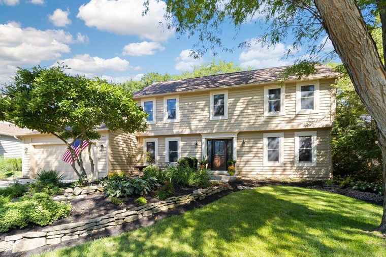 Photo of 5824 Springburn Dr Dublin, OH 43017