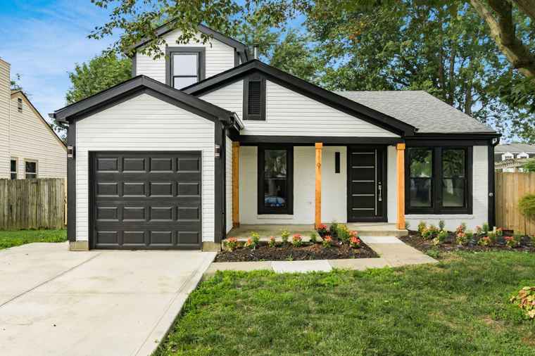 Photo of 1161 Clement Dr Worthington, OH 43085