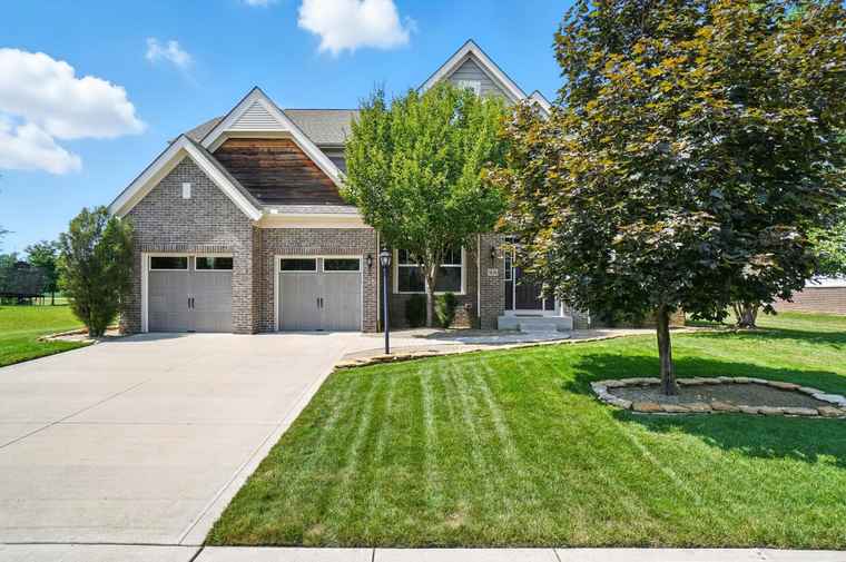 Photo of 5656 Newtonmore Pl Dublin, OH 43016
