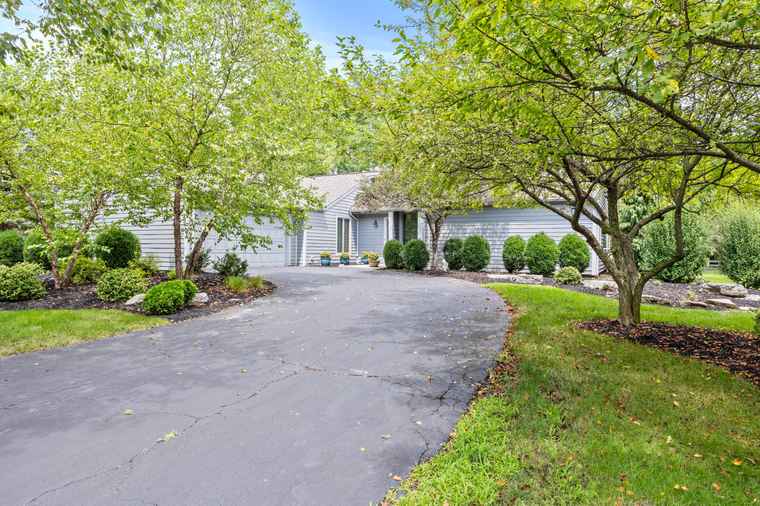 Photo of 8660 Birgham Ct S Dublin, OH 43017