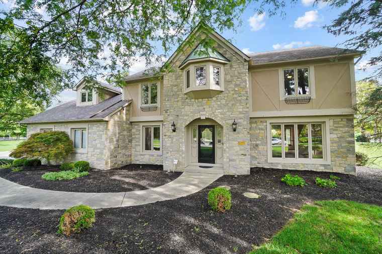Photo of 8970 Locherbie Ct Dublin, OH 43017