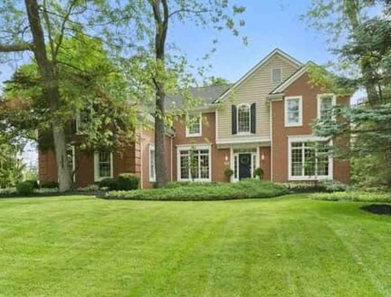Photo of 4796 Chatelaine Dr Dublin, OH 43017
