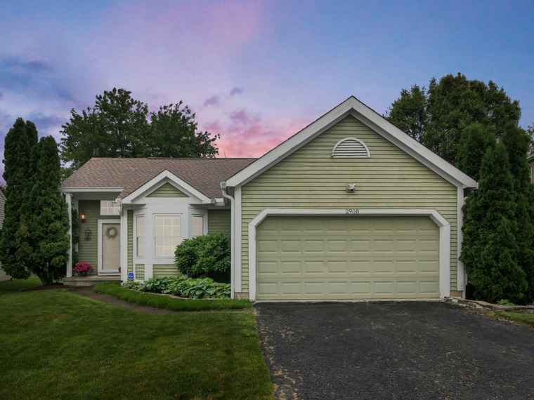 Photo of 2908 Torrey Pines Dr Pickerington, OH 43147
