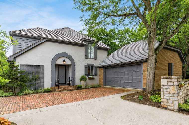 Photo of 8547 Pitlochry Ct Dublin, OH 43017