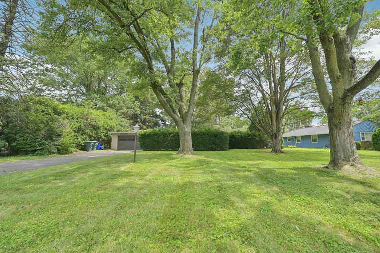 Photo of 1068 Mcnaughten Rd Columbus, OH 43213