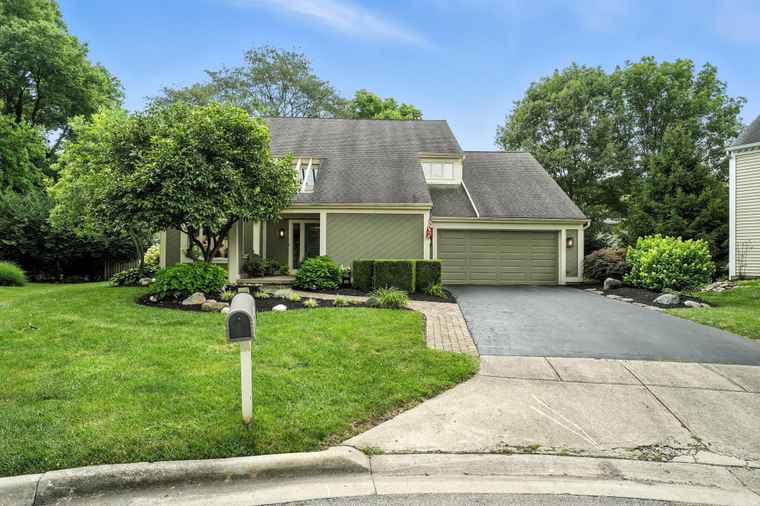 Photo of 371 Ashworth Ct Dublin, OH 43017