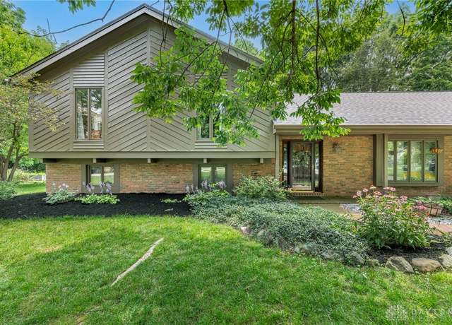 Property at 10215 Wright Brothers Ct, Dayton, OH 45458, 4 beds, 3.5 baths