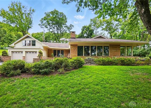 Property at 450 Ridgewood Ave, Oakwood, OH 45409, 5 beds, 3 baths