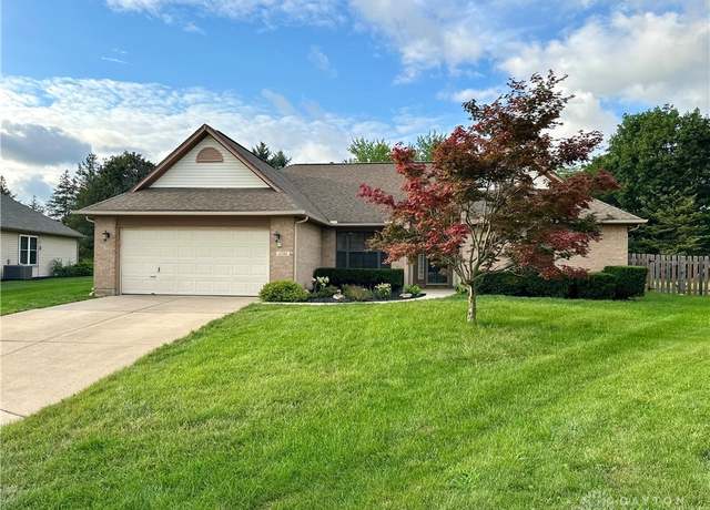 Property at 1281 Whitetail Dr, Fairborn, OH 45324, 3 beds, 2 baths