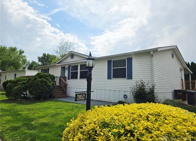 Property at 2052 Greenfield, Middletown, OH 45044, 3 beds, 2 baths