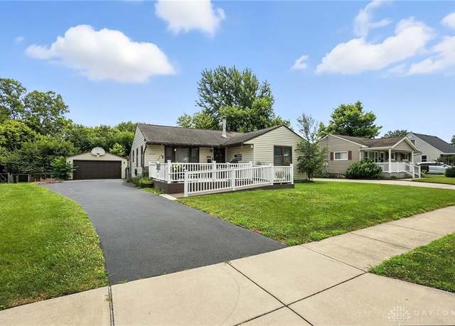 Property at 3520 Valleywood Dr, Kettering, OH 45429, 3 beds, 1.5 baths