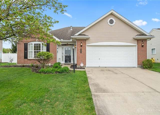 Property at 2768 Twin Lakes Dr, Troy, OH 45373, 3 beds, 2 baths