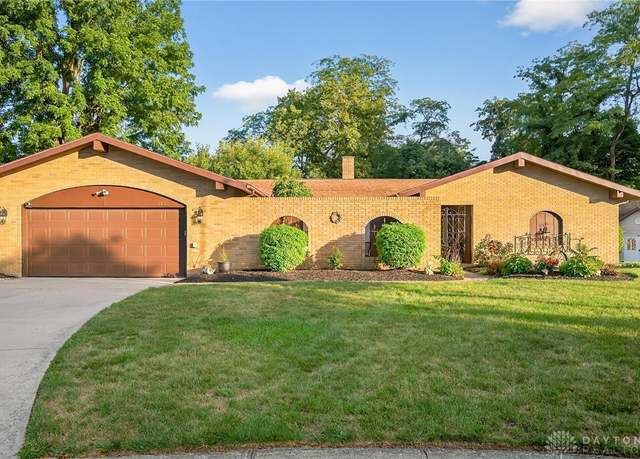 Property at 1317 Pinetree, Sidney, OH 45365, 3 beds, 2.5 baths