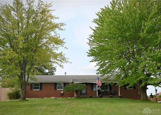 Property at 3466 Crist Rd, Springfield, OH 45502, 4 beds, 2.5 baths