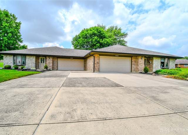 Property at 1480 Cross Creek Cir, Dayton, OH 45429, 2 beds, 2 baths
