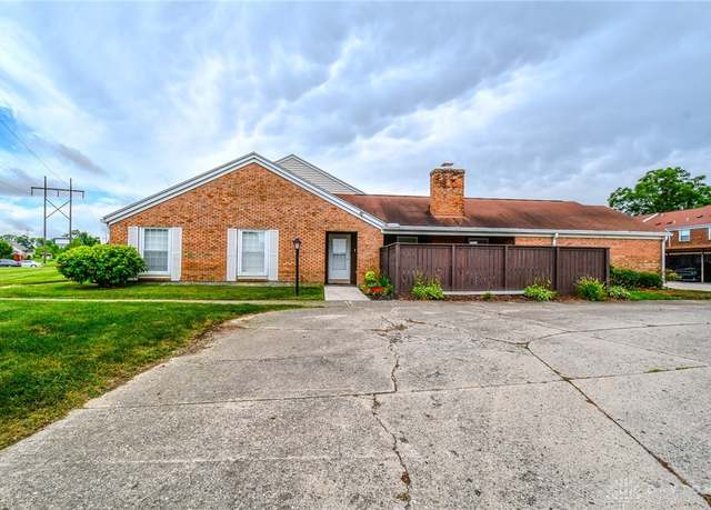 Property at 1411 Williamsburg Ct, Fairborn, OH 45324, 3 beds, 2 baths
