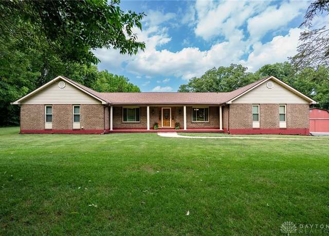 Property at 8895 E State Route 40, New Carlisle, OH 45344, 4 beds, 2.5 baths
