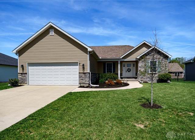 Property at 2755 Douglas Dr, Troy, OH 45373, 4 beds, 3 baths