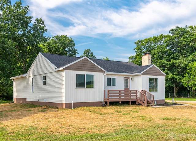 Property at 8910 Old Dayton Rd, Dayton, OH 45417, 3 beds, 2 baths