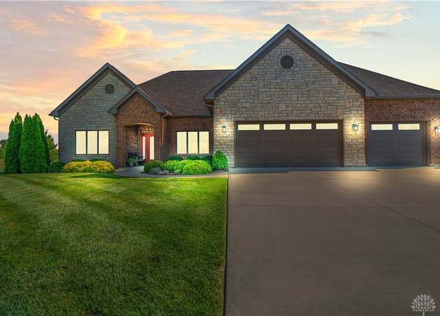 Property at 1315 Wildrose Ct, Troy, OH 45373, 4 beds, 3.5 baths