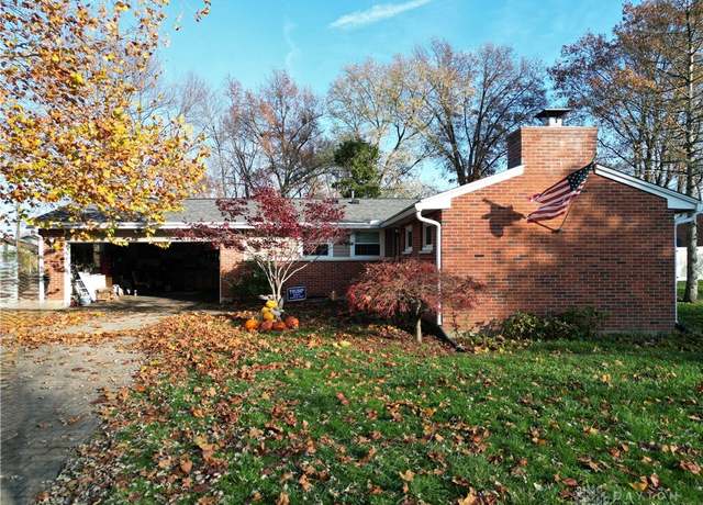 Property at 5010 Glenmina Dr, Centerville, OH 45440, 3 beds, 2.5 baths