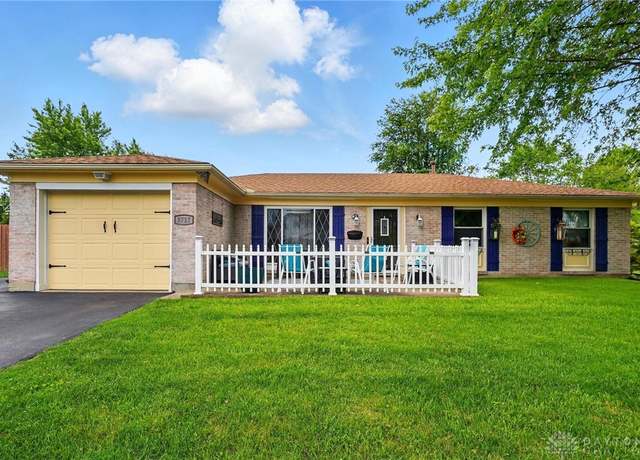 Property at 5717 Pennywell Dr, Dayton, OH 45424, 3 beds, 2 baths
