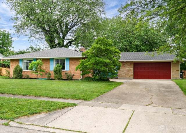 Property at 1101 Chateau Dr, Dayton, OH 45429, 3 beds, 2 baths