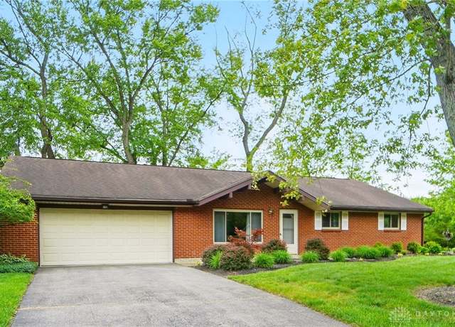 Property at 600 Deauville Dr, Washington Twp, OH 45429, 5 beds, 2 baths