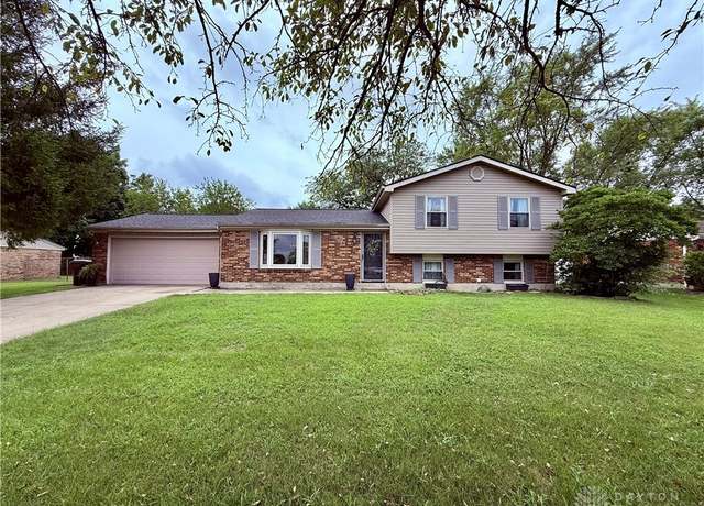 Property at 830 W Wenger Rd, Englewood, OH 45322, 3 beds, 2.5 baths