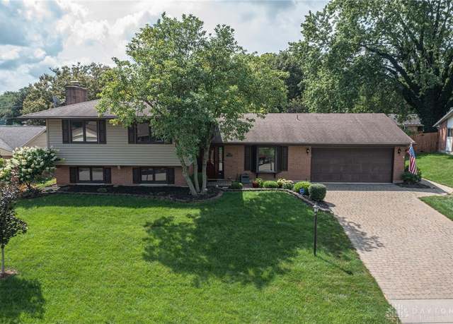 Property at 2320 Fairhill Ln, Kettering, OH 45440, 4 beds, 2.5 baths