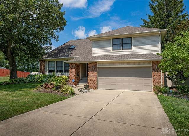 Property at 10055 Mallet Dr, Dayton, OH 45458, 4 beds, 2.5 baths