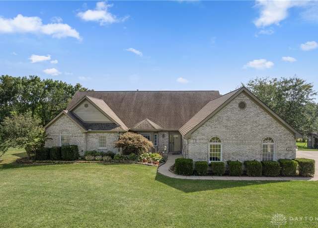 Property at 679 S Alpha Bellbrook Rd, Sugarcreek Twp, OH 45305, 4 beds, 2.5 baths