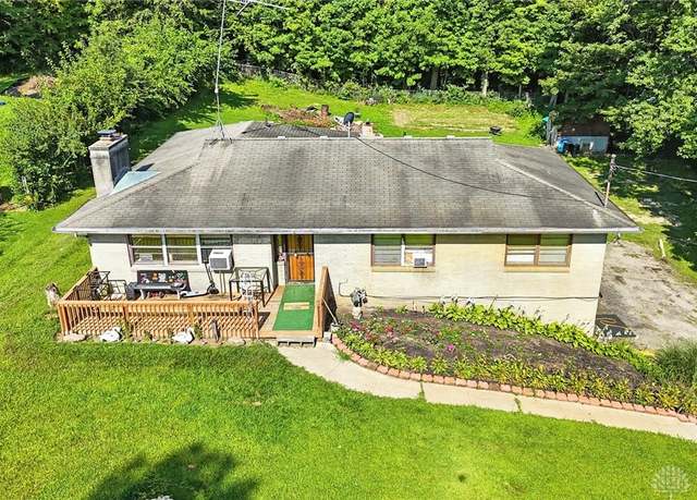 Property at 1231 White Oak Dr, Springfield, OH 45504, 3 beds, 3.5 baths