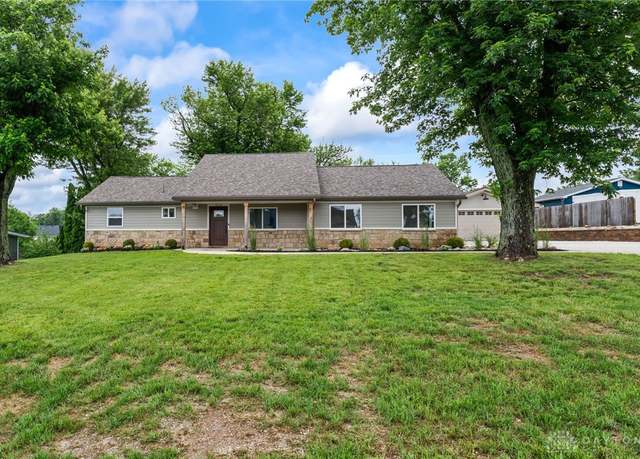 Property at 4124 Rosehill Dr, Beavercreek, OH 45431, 4 beds, 2 baths