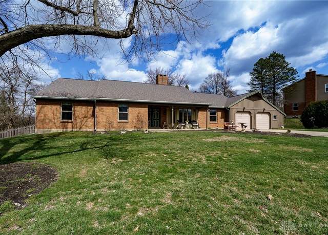 Property at 205 Southbrook Dr, Dayton, OH 45459, 3 beds, 3 baths