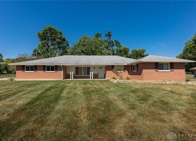 Property at 7325 Eagle Creek Dr, Washington Twp, OH 45459, 4 beds, 2.5 baths
