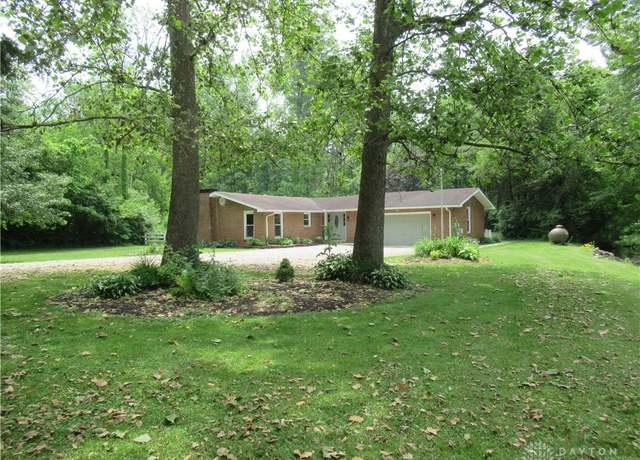 Property at 1085 Evergreen Dr, Greenville, OH 45331, 3 beds, 2.5 baths