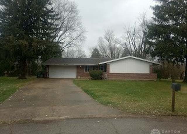 Property at 2007 Carriage Hall Ct, Dayton, OH 45459, 3 beds, 2 baths