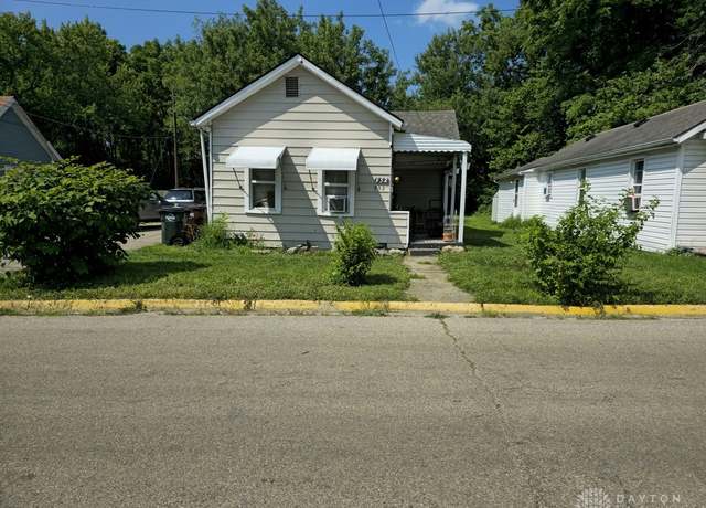 Property at 952 Lexington Ave, Xenia, OH 45385, 2 beds, 1 bath