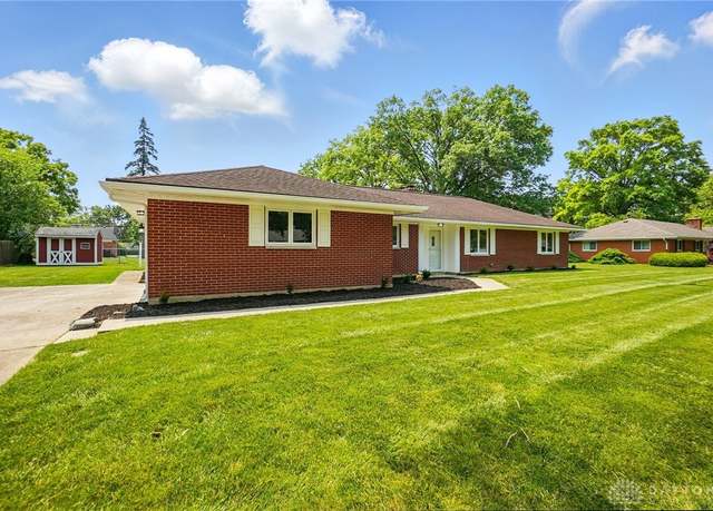 Property at 220 Cardigan Rd, Washington Twp, OH 45459, 3 beds, 2 baths