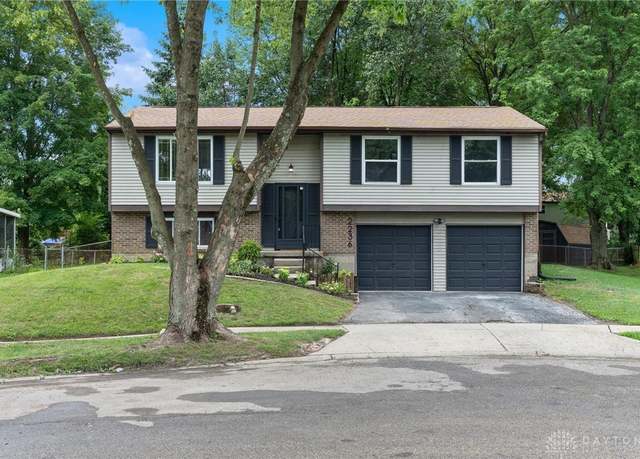 Property at 2236 Pin Oak Ct, Miamisburg, OH 45342, 3 beds, 2 baths