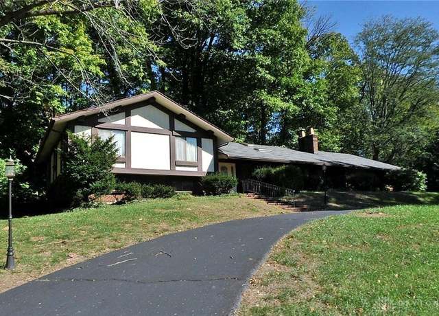 Property at 1401 Brittany Hills Dr, Dayton, OH 45459, 4 beds, 3.5 baths