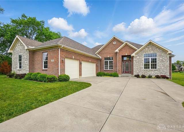 Property at 7250 Beaver Brook Dr, Springboro, OH 45066, 3 beds, 3.5 baths