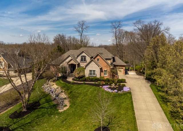 Property at 8262 Old Woods Ct, Springboro, OH 45066, 5 beds, 4.5 baths