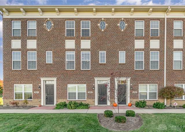 Property at 902 Brownstone Row, Springboro, OH 45066, 2 beds, 2.5 baths