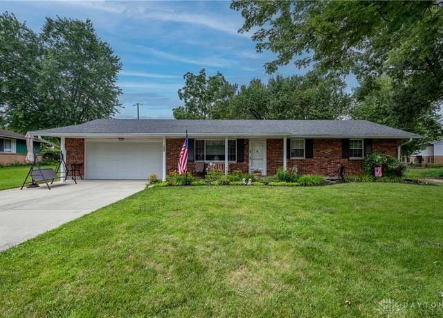Property at 1005 Skyview Dr, West Carrollton, OH 45449, 3 beds, 2 baths