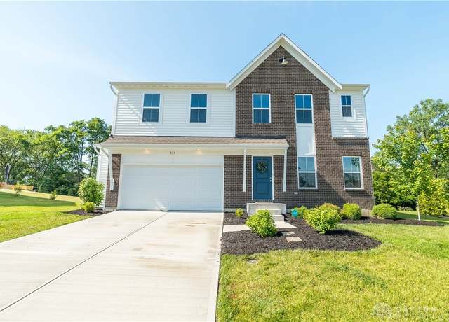 Property at 813 Hunters Run Dr, Brookville, OH 45309, 4 beds, 2.5 baths