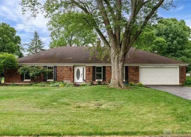 Property at 7232 Resinda Dr, Dayton, OH 45459, 4 beds, 2 baths