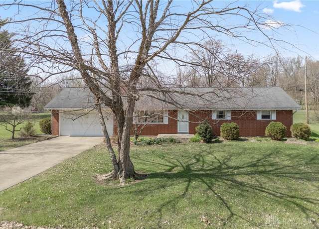 Property at 3910 Liebherr Dr, Beavercreek, OH 45430, 3 beds, 1.5 baths