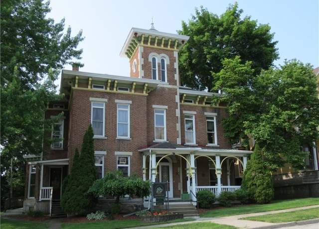 Property at 317 E Poplar St, Sidney, OH 45365, 5 beds, 2 baths